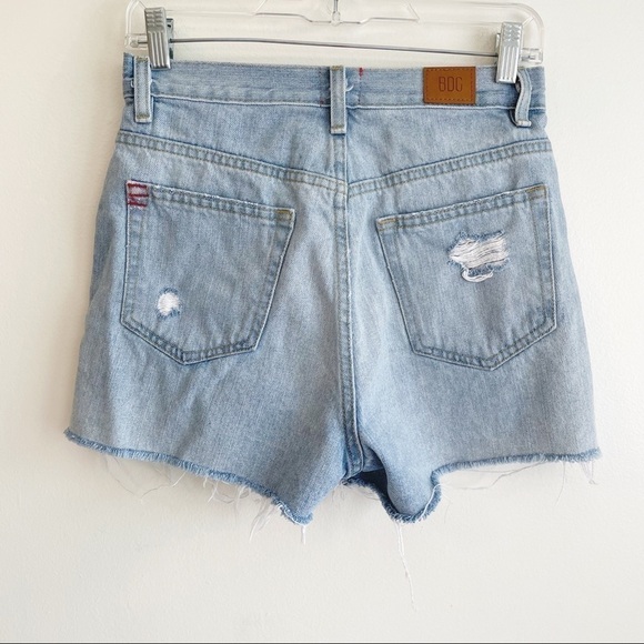 URBAN OUTFITTERS BDG High Rise Girlfriend Cutoff Shorts Light Wash distressed 26 - Picture 4 of 8